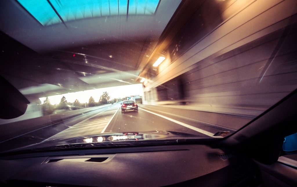 Zusammenhang von zu schnellem Auto fahren und Klimawandel