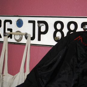 Nummernschild Garderobe upcycling